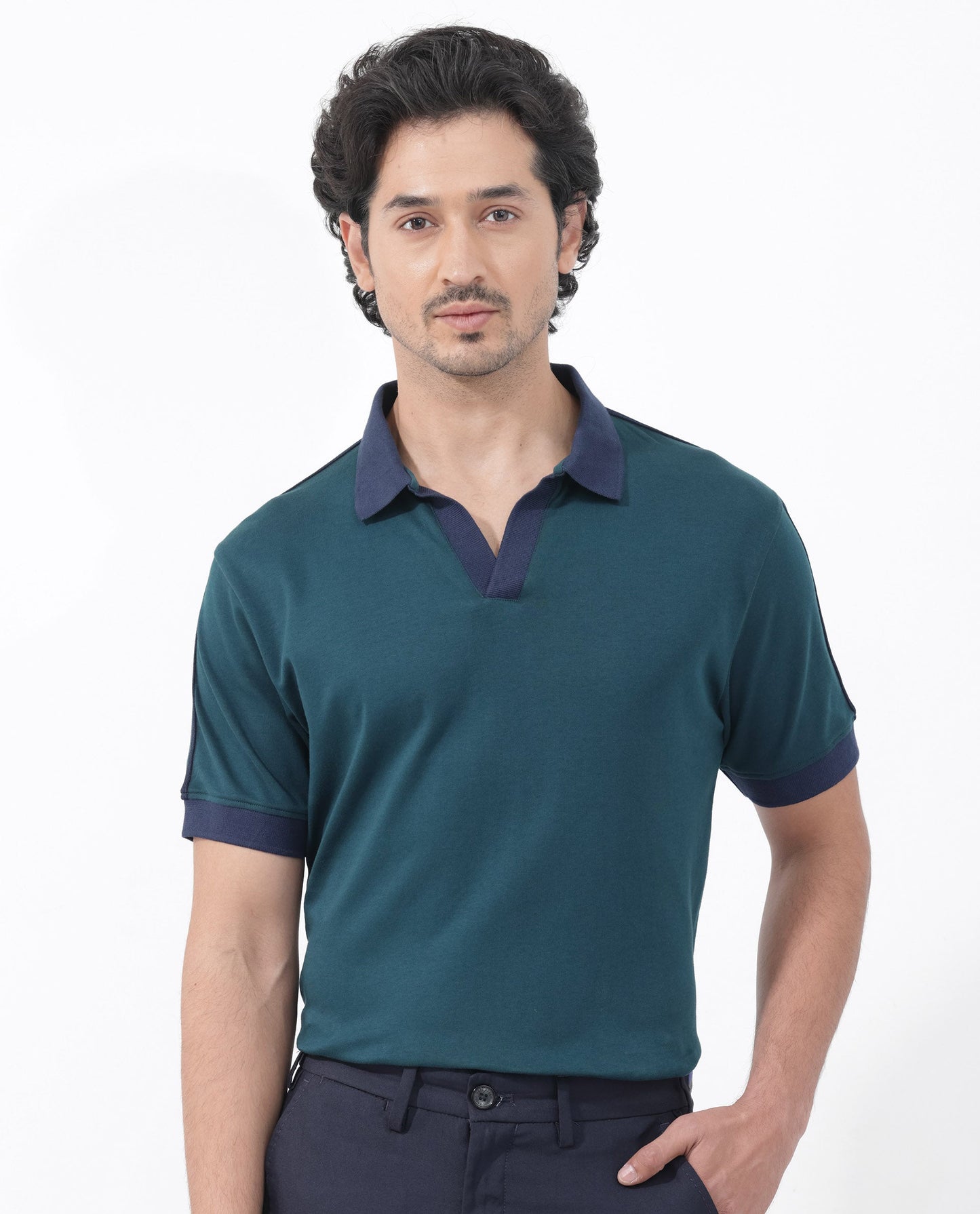 CONTRAST COLLAR POLO WITH TAPE DETAIL